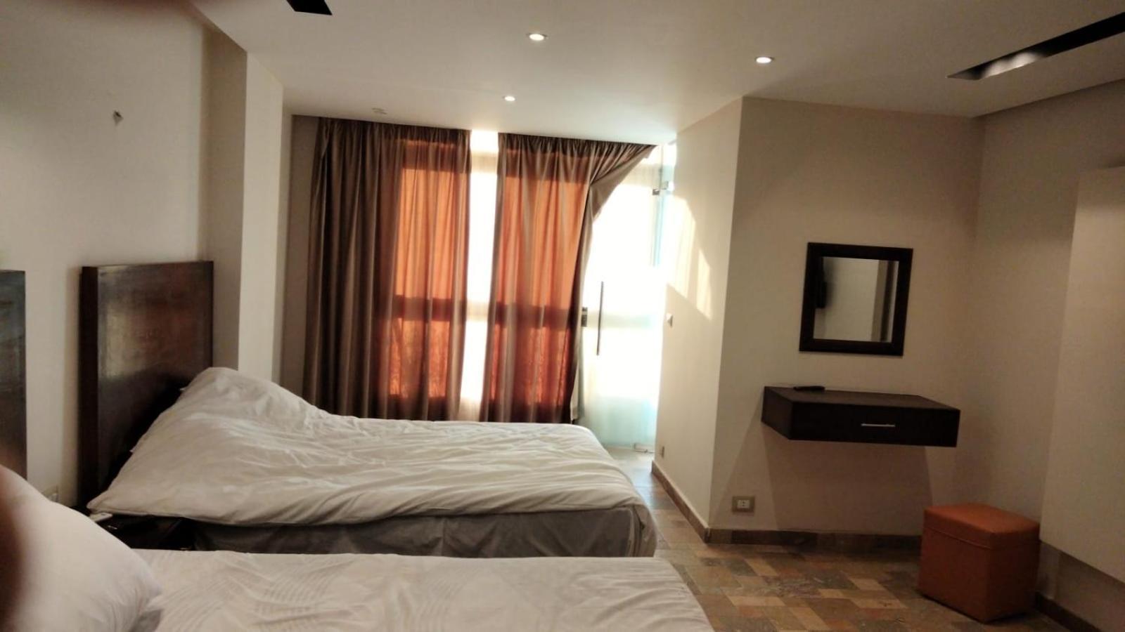 Pyramids East Inn Kafret el-Gabal Zewnętrze zdjęcie